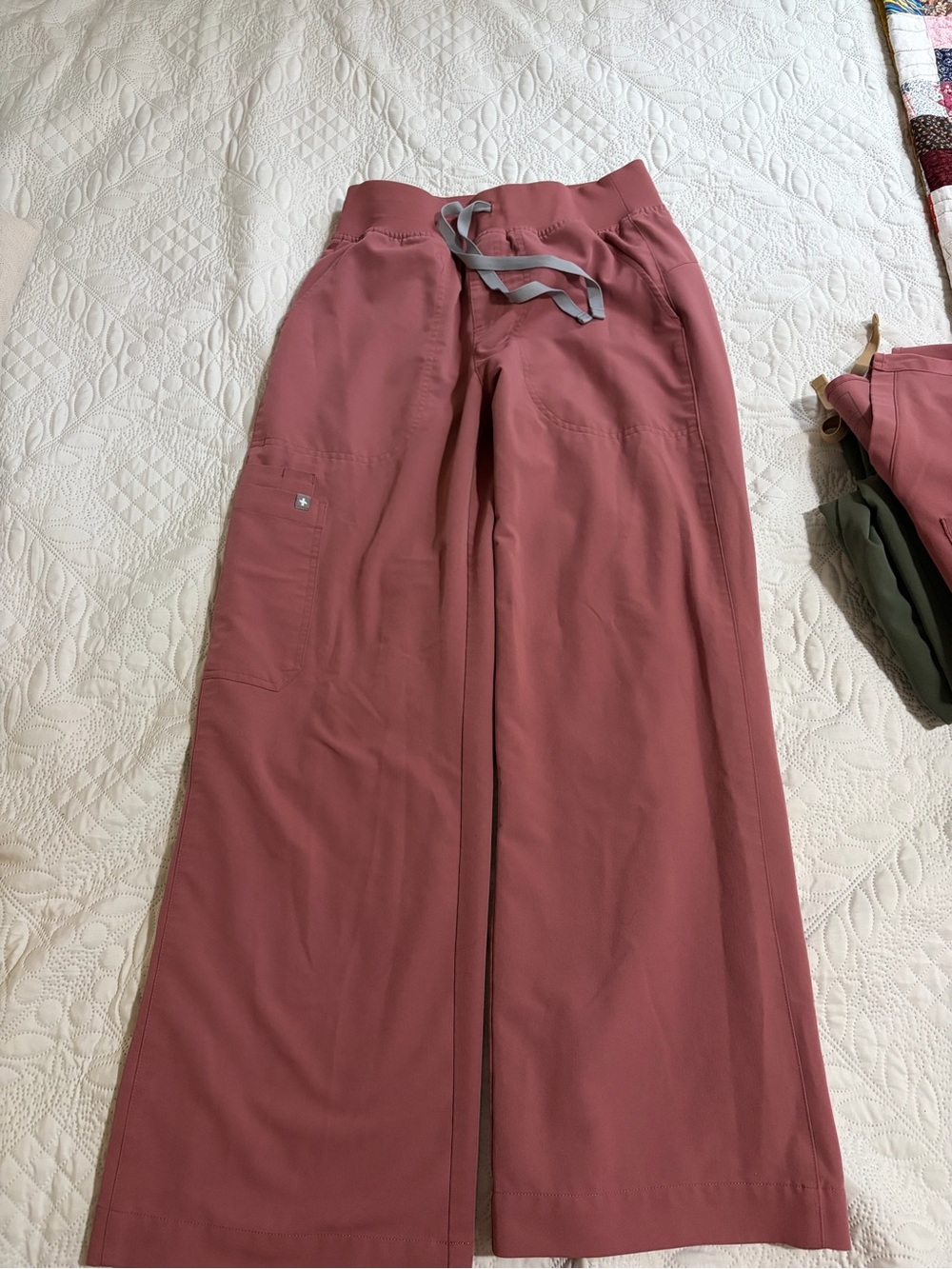 Figs Mauve Set - Picture 4 of 7